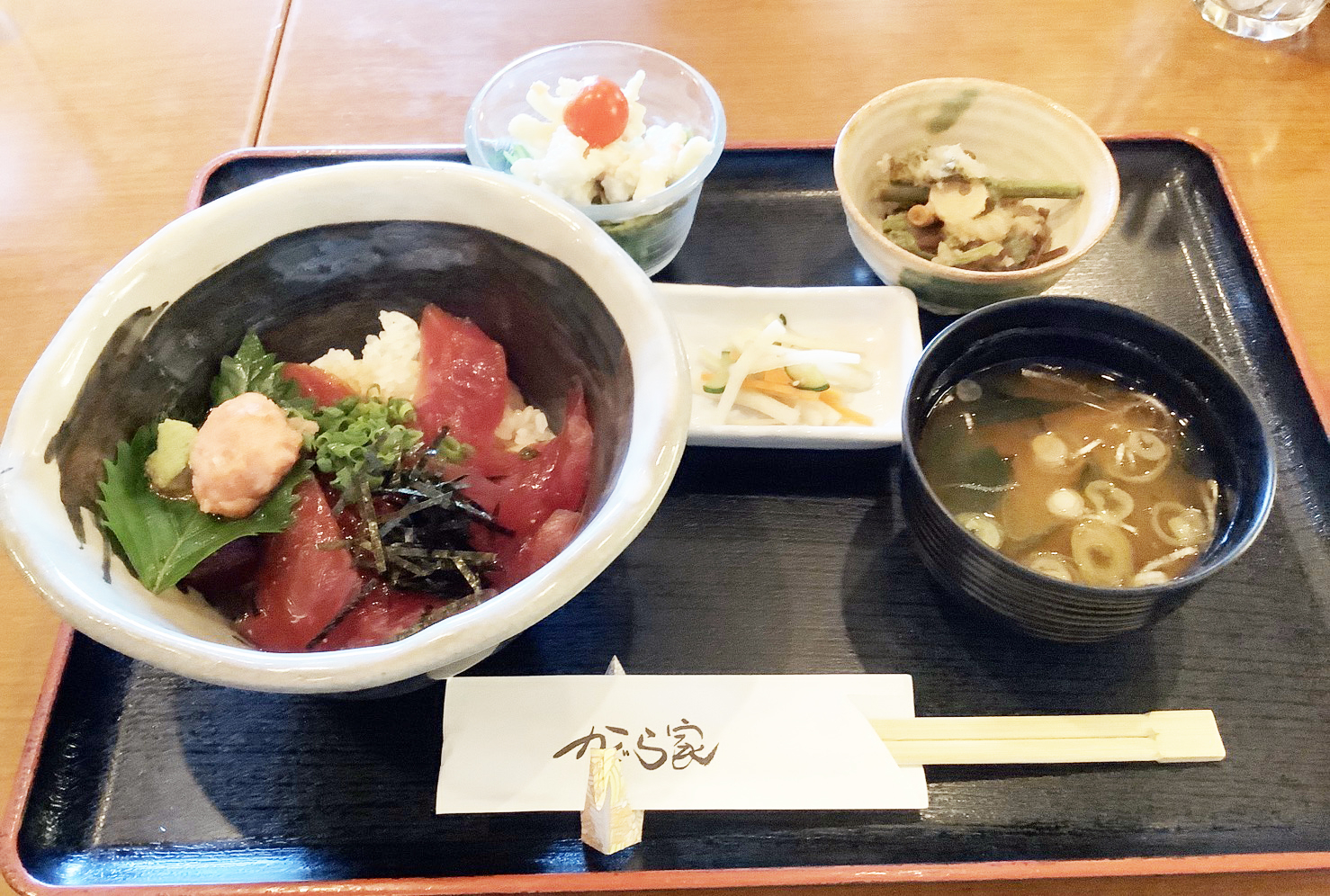 まぐろ漬け丼