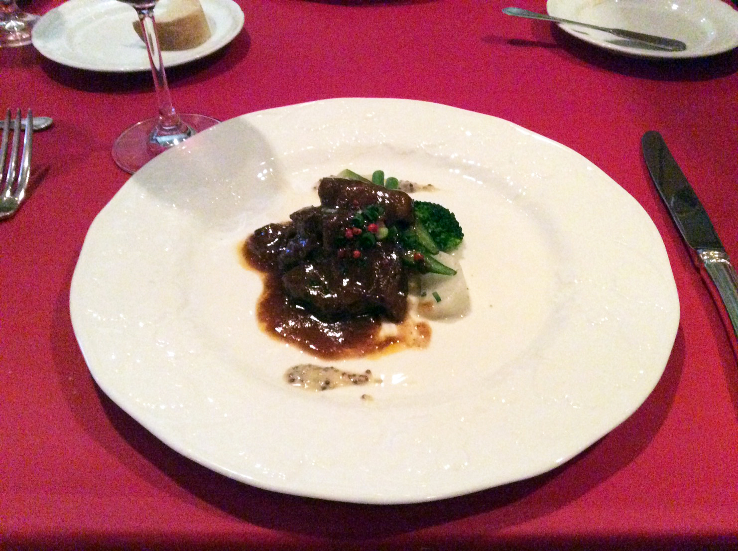 beef cheek meat boiled with red wine