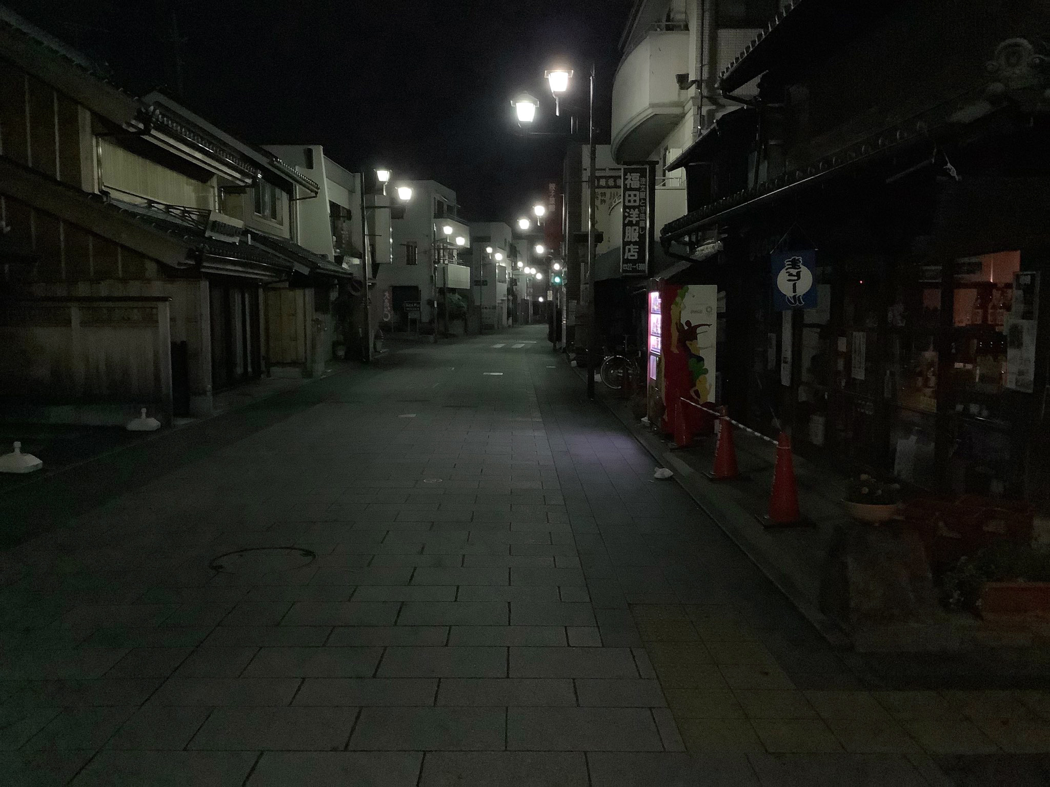 Ichiban-gai Street in the night