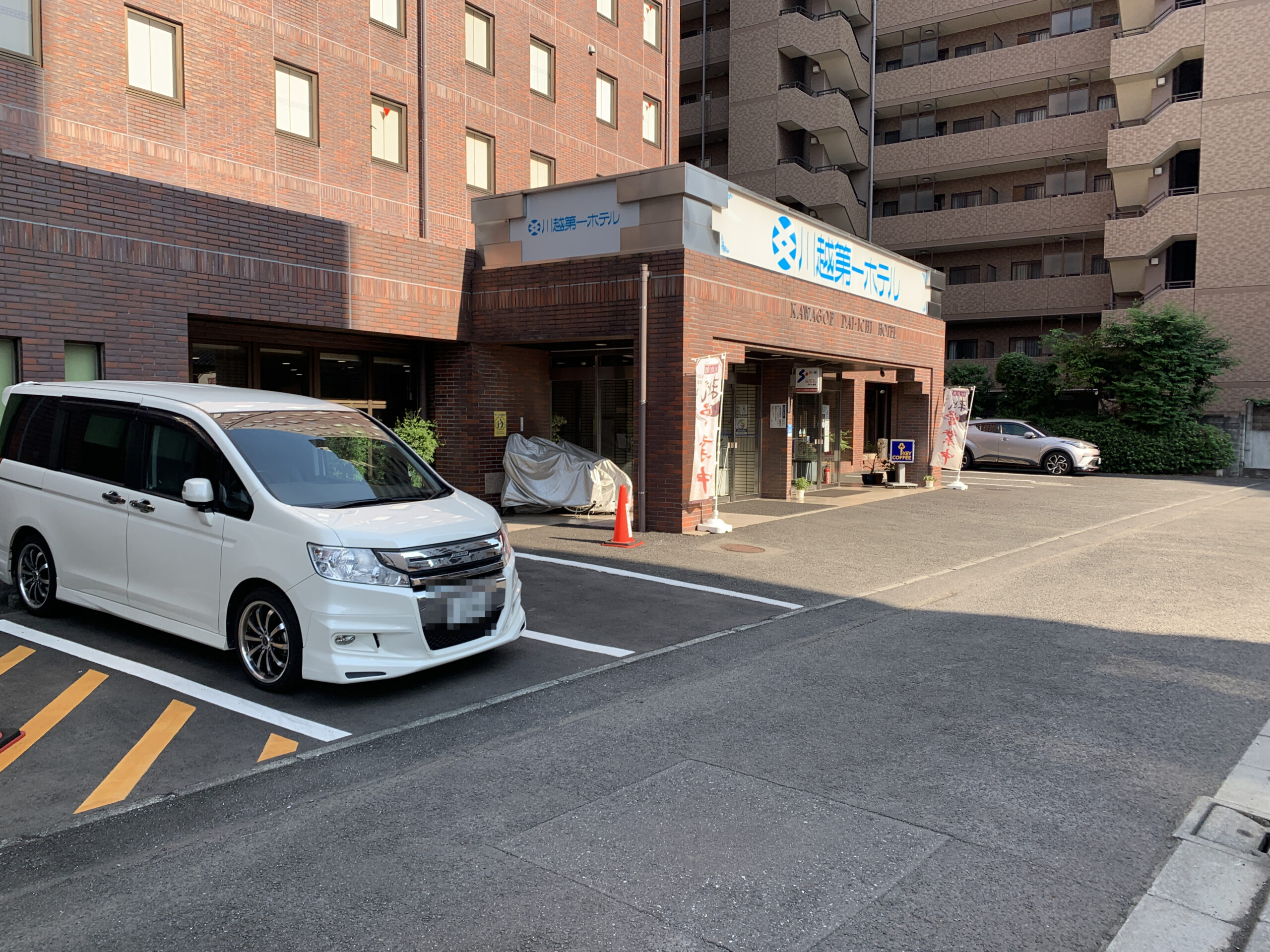 ホテル正面駐車場-川越第一ホテル駐車場