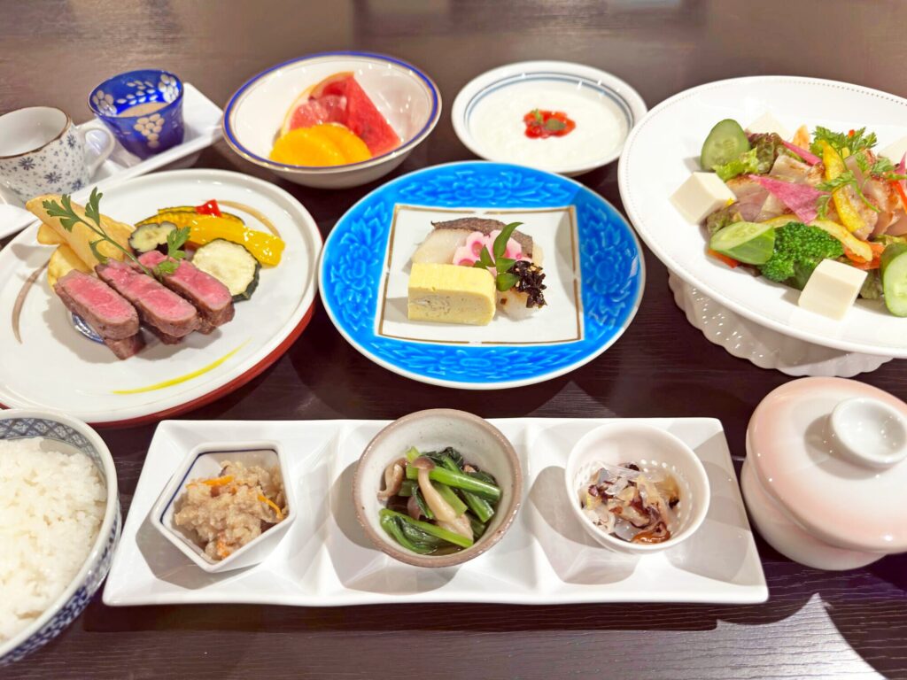 団体夕食　和洋折衷メニュー